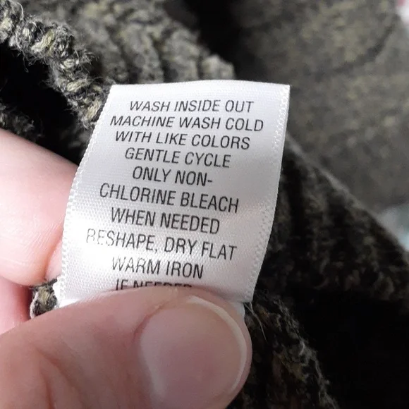 NWOT Apt 9 Olive Green Sweater, Size S - Picture 8 of 8